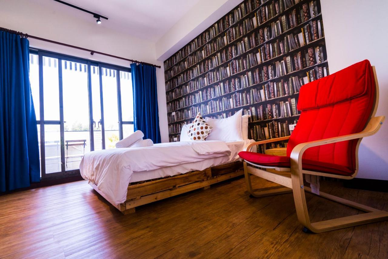 黑琵軼棧湖濱旅宿 K&B Happy Hostel Тайнань Екстер'єр фото