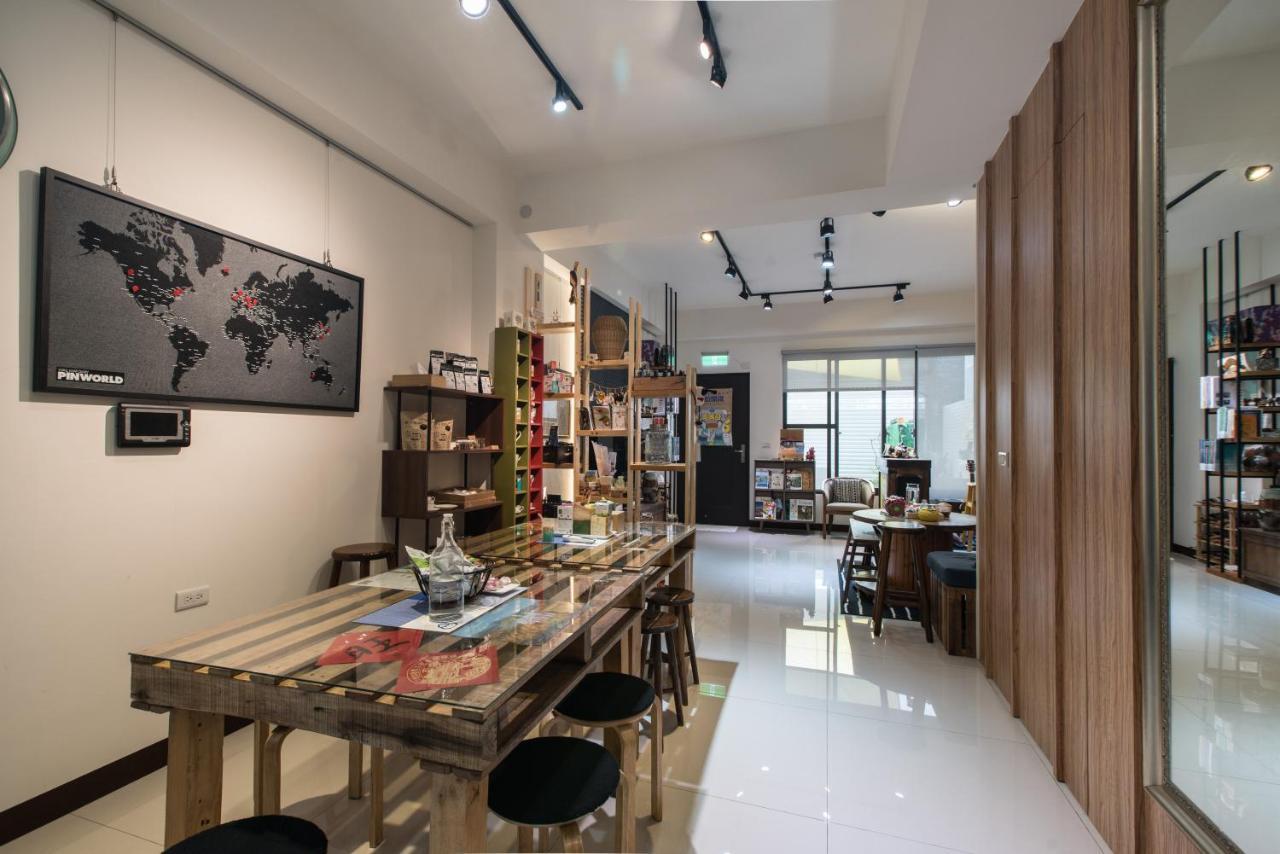 黑琵軼棧湖濱旅宿 K&B Happy Hostel Тайнань Екстер'єр фото