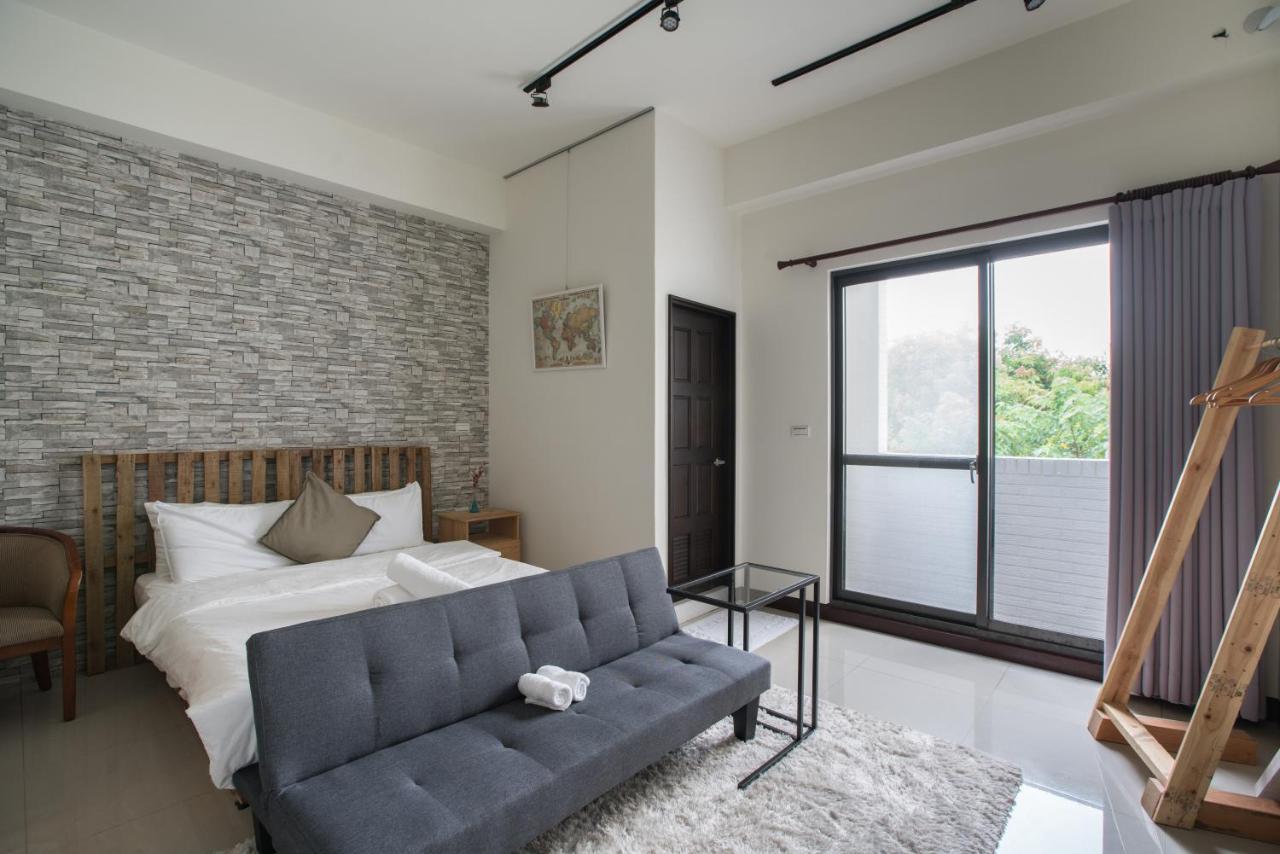 黑琵軼棧湖濱旅宿 K&B Happy Hostel Тайнань Екстер'єр фото