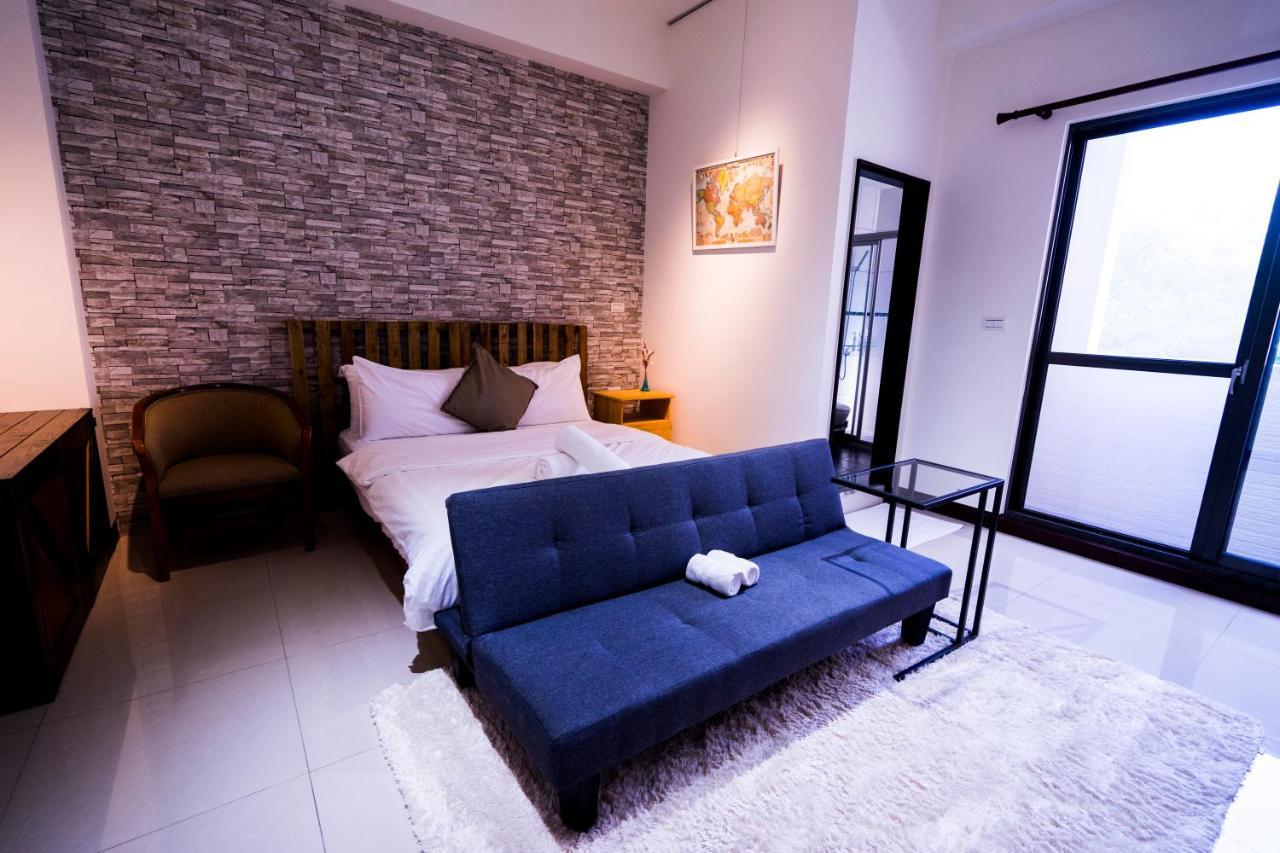 黑琵軼棧湖濱旅宿 K&B Happy Hostel Тайнань Екстер'єр фото