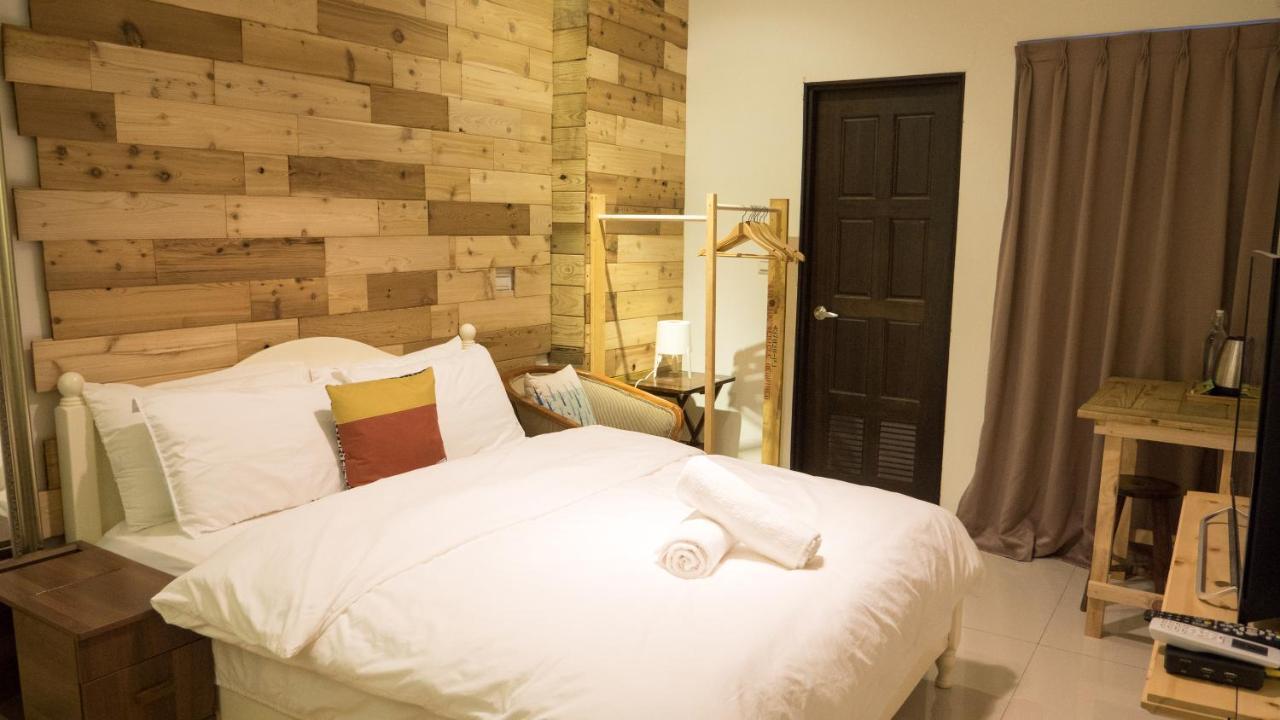 黑琵軼棧湖濱旅宿 K&B Happy Hostel Тайнань Екстер'єр фото