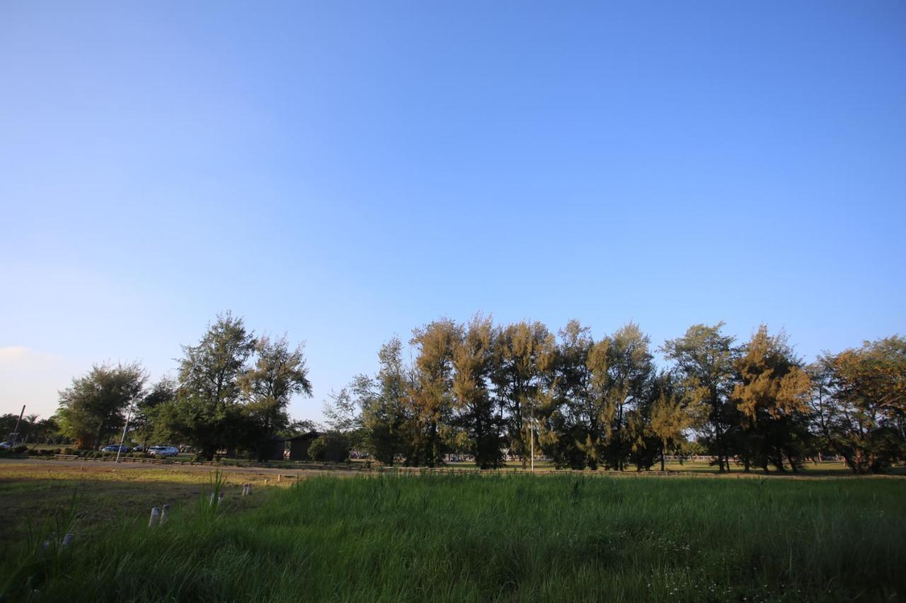 黑琵軼棧湖濱旅宿 K&B Happy Hostel Тайнань Екстер'єр фото