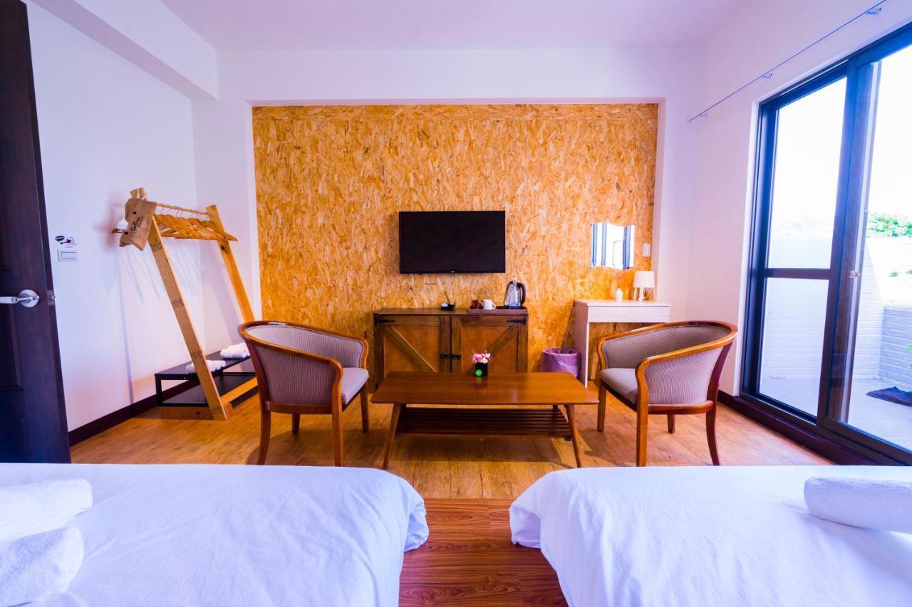 黑琵軼棧湖濱旅宿 K&B Happy Hostel Тайнань Екстер'єр фото