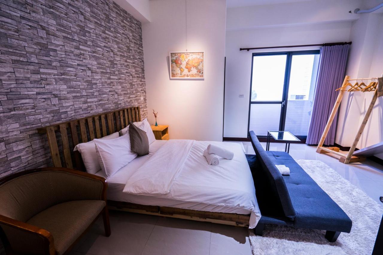 黑琵軼棧湖濱旅宿 K&B Happy Hostel Тайнань Екстер'єр фото