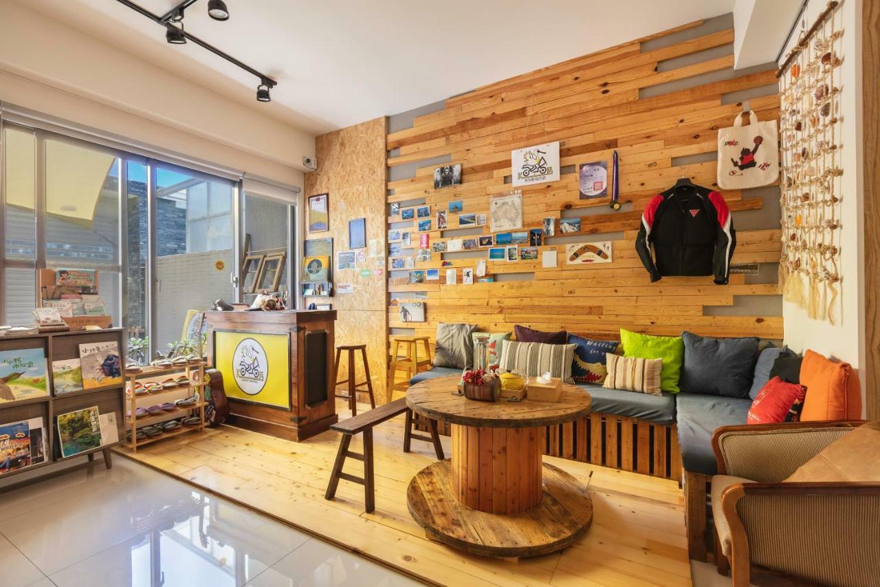 黑琵軼棧湖濱旅宿 K&B Happy Hostel Тайнань Екстер'єр фото