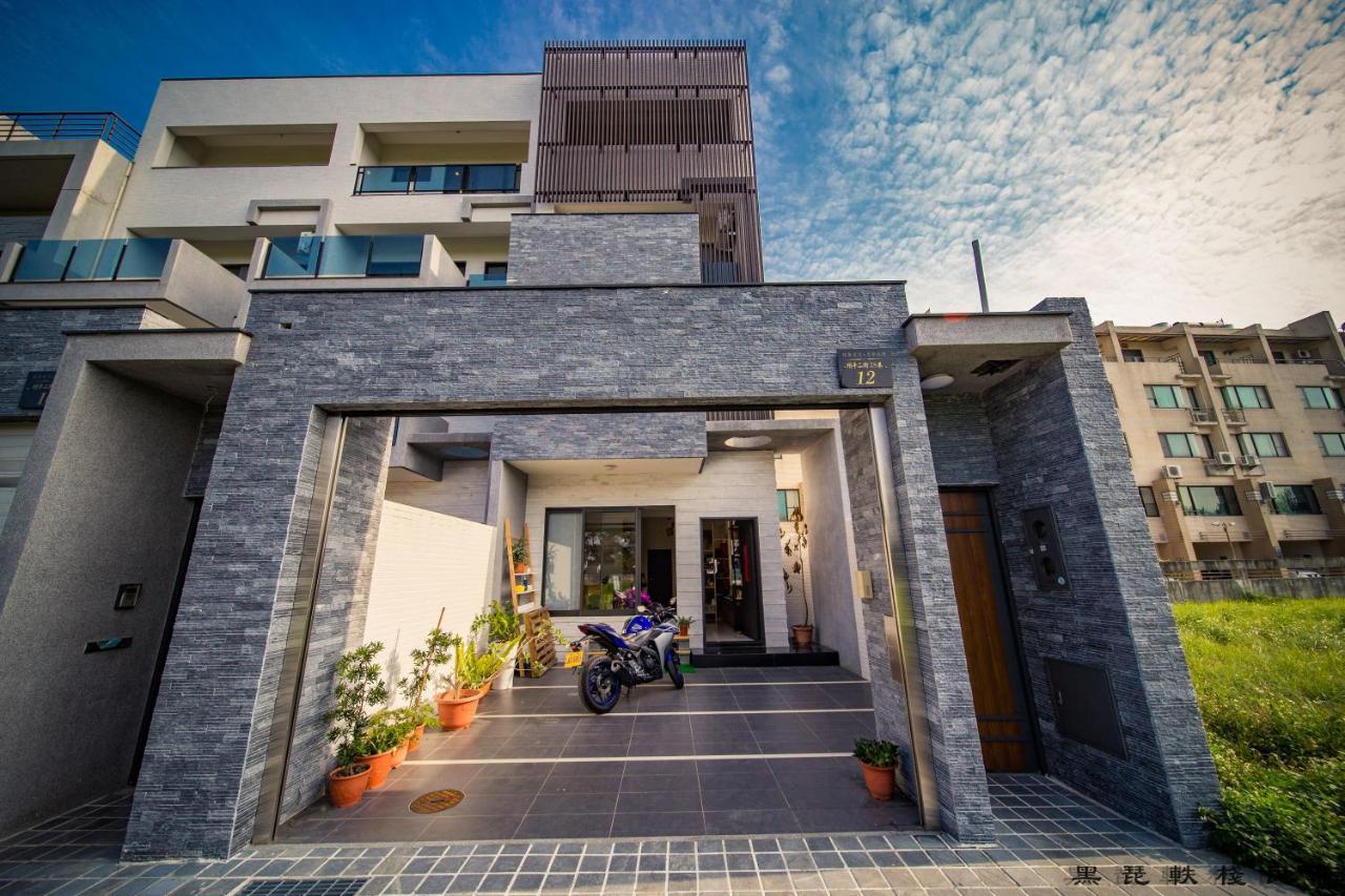 黑琵軼棧湖濱旅宿 K&B Happy Hostel Тайнань Екстер'єр фото